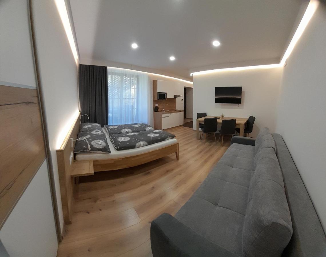 Apartmany Lumi Veľký Slavkov Exteriör bild