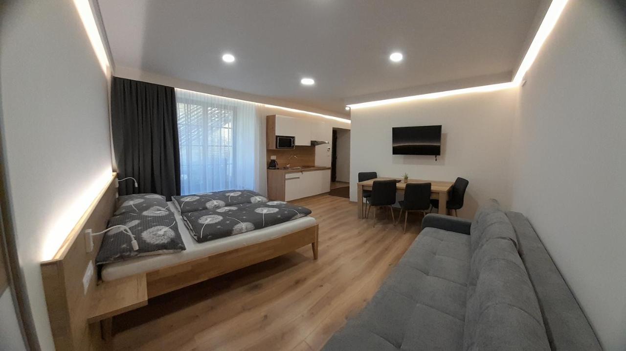 Apartmany Lumi Veľký Slavkov Exteriör bild
