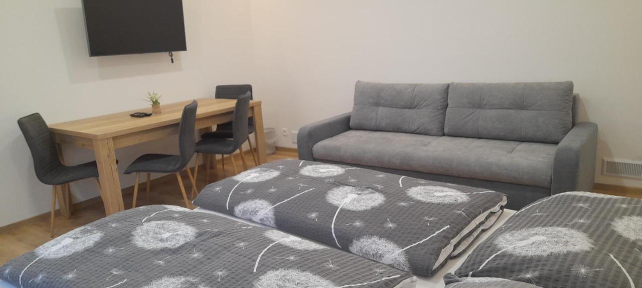 Apartmany Lumi Veľký Slavkov Exteriör bild