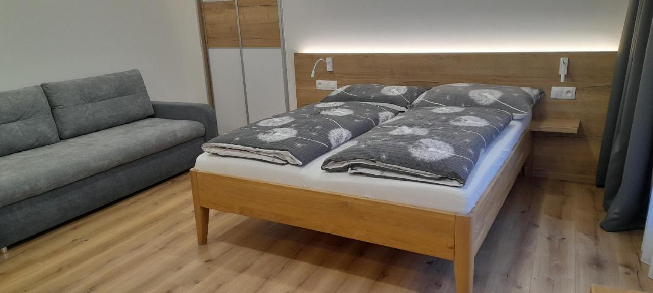Apartmany Lumi Veľký Slavkov Exteriör bild