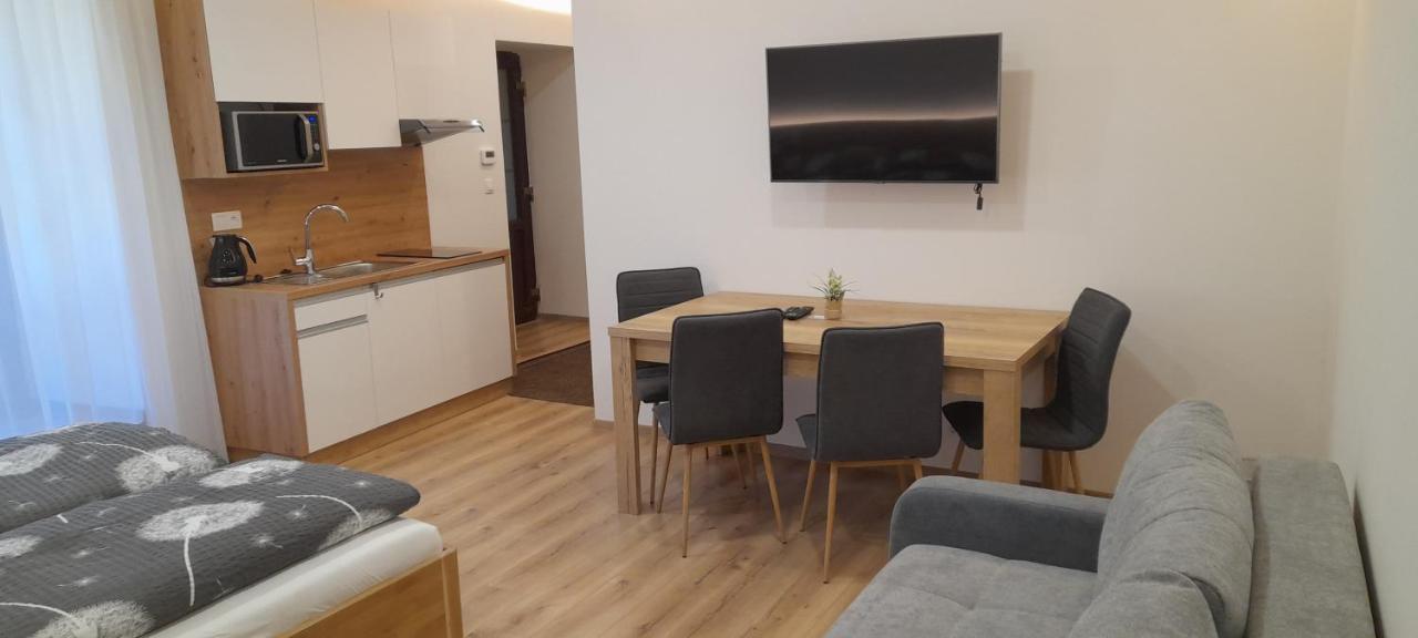 Apartmany Lumi Veľký Slavkov Exteriör bild